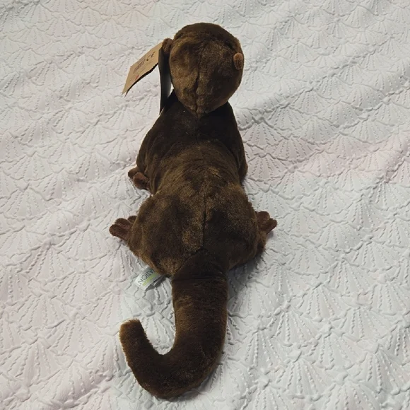 Destination Nation Plush Otter - Picture 4 of 6